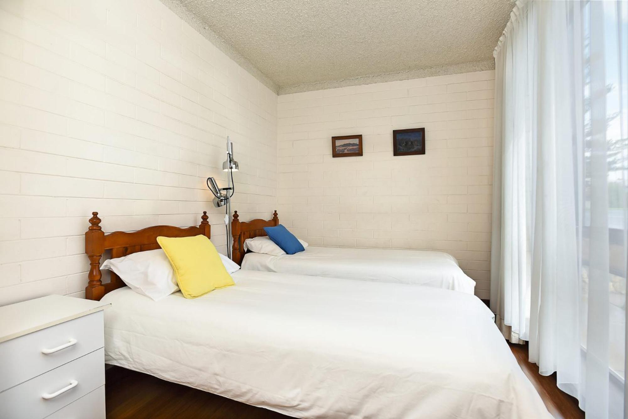 Dolphins Beachfront Apartment No 4 พอร์ตเอลเลียต ภายนอก รูปภาพ