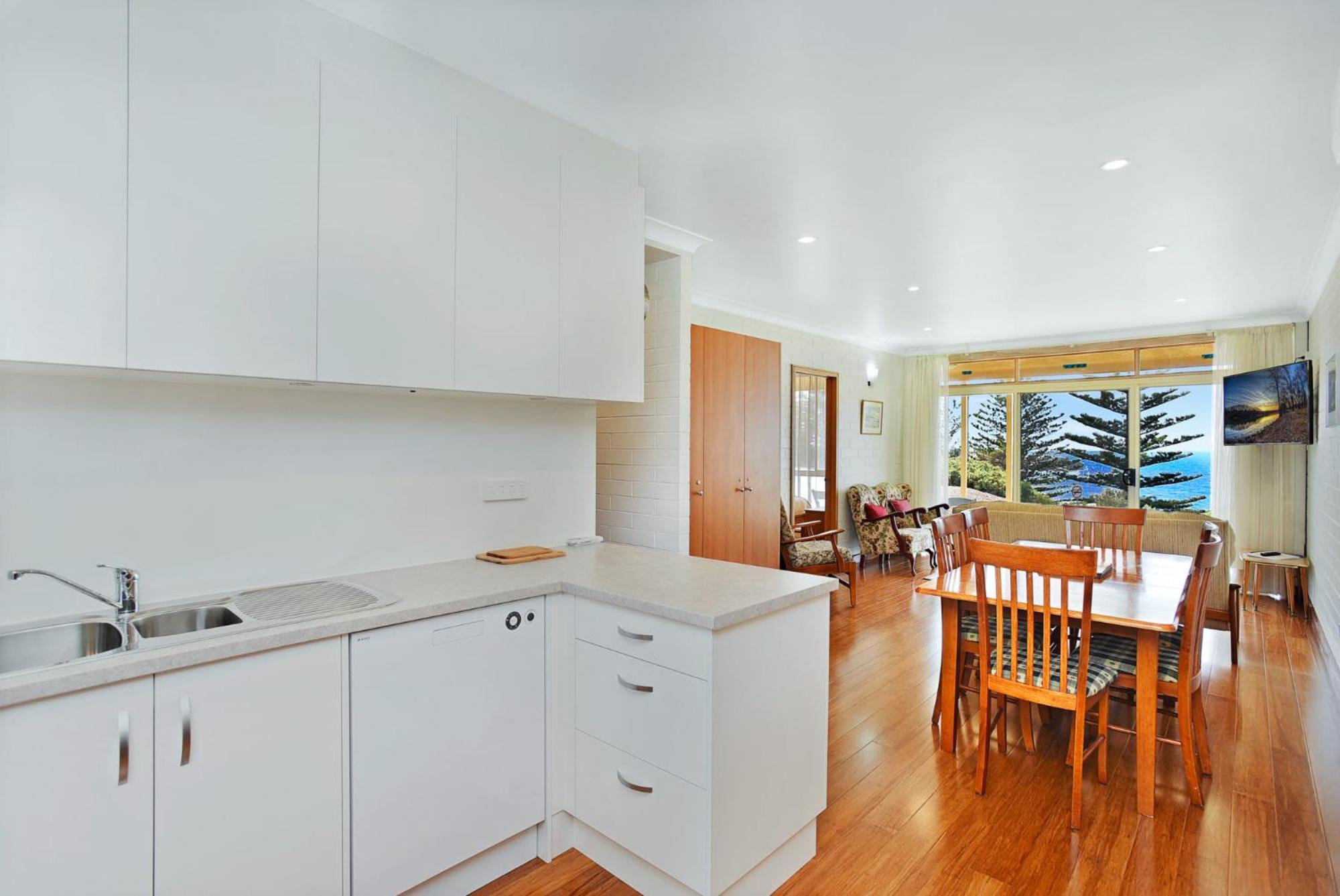 Dolphins Beachfront Apartment No 4 พอร์ตเอลเลียต ภายนอก รูปภาพ