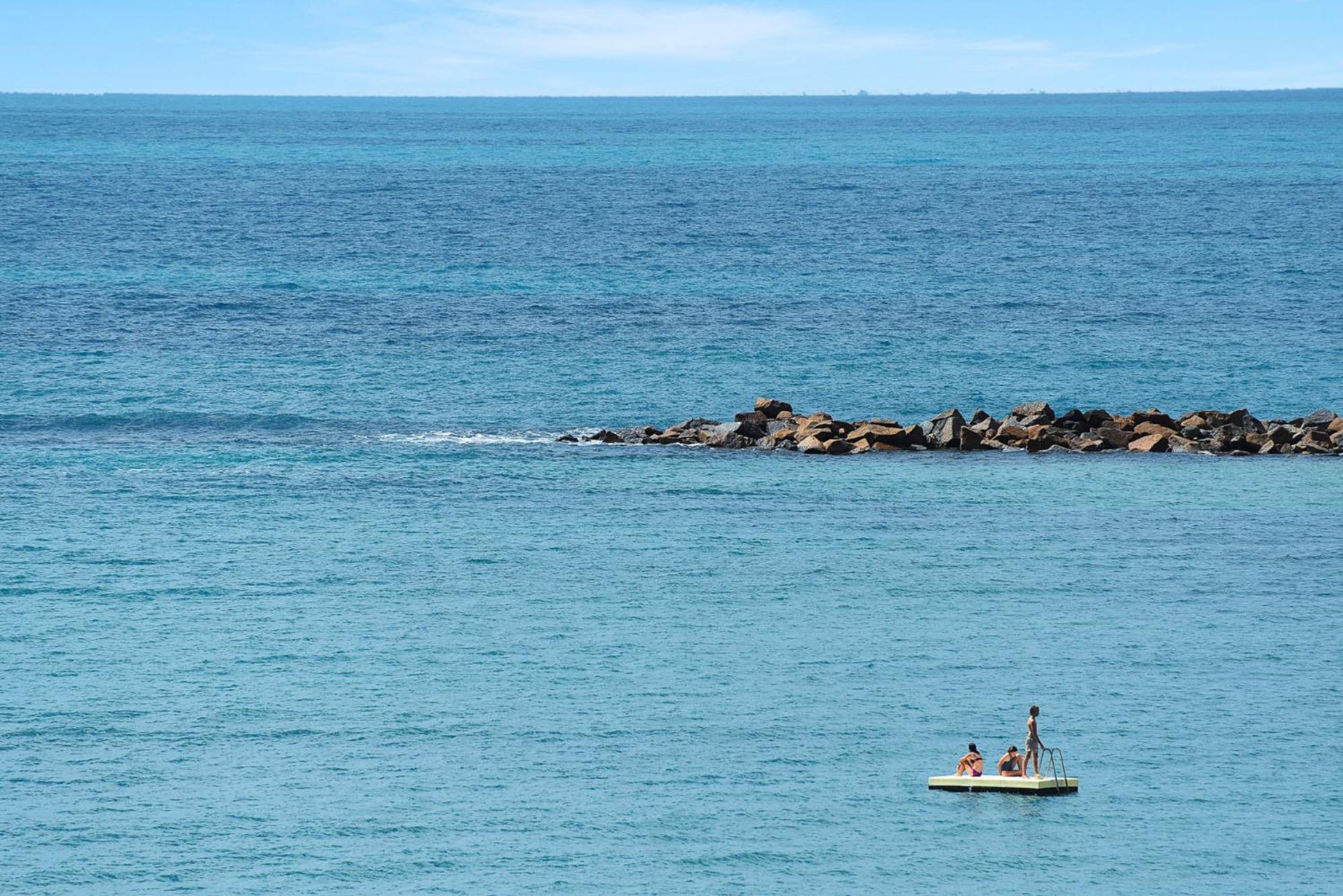 Dolphins Beachfront Apartment No 4 พอร์ตเอลเลียต ภายนอก รูปภาพ